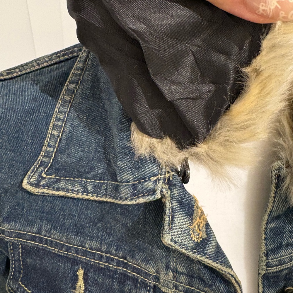 #y2kDenim Belted Dress with Faux Fur Collar - Picture 6 of 7